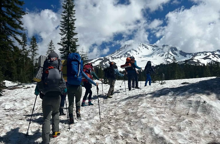 Climbers head up the trail from Bunny Flat Tailhead Mount Shasta 